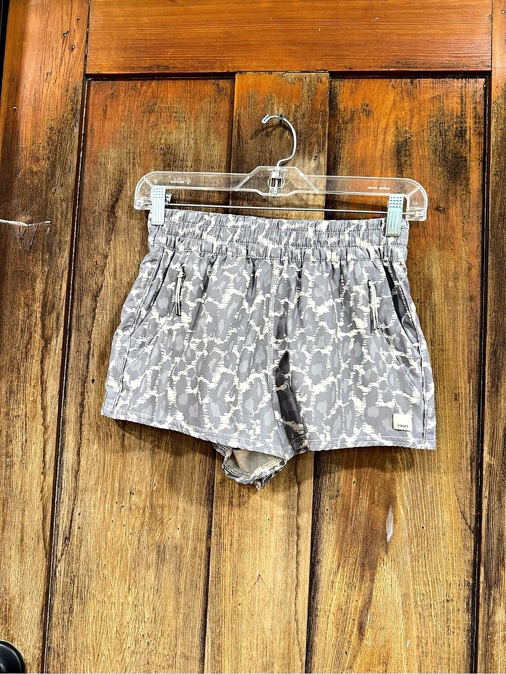 Vuori Dash Shorts Abstract Athletic Shorts in Gray & White Size XS